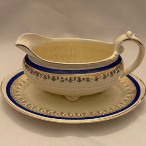 Homer Laughlin B41N8 Eggshell Nautilus Gravy Boat With Plate Set